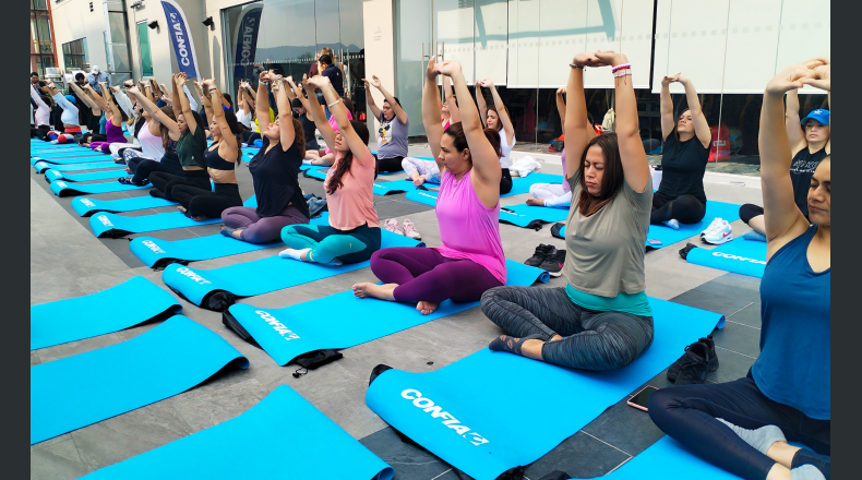 55 mujeres participaron del primer A Mindful Start patrocinado por AFP CONFIA y revista Ella. LPG/Raquel Salguero.