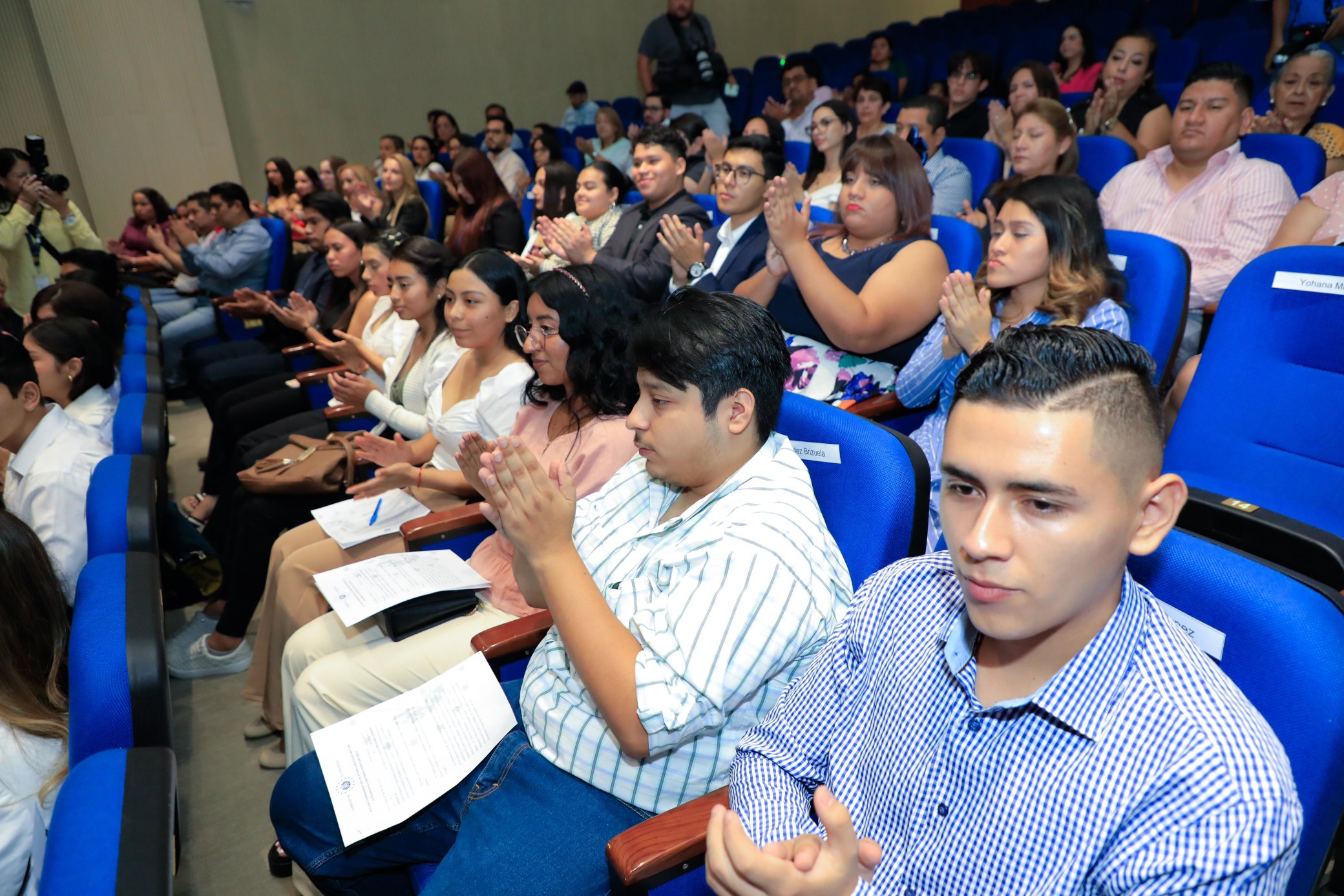 34 jóvenes salvadoreños obtuvieron una beca de estudio gracias al gobierno chino.