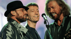 Los Bee Gees son un ejemplo de las bandas de hermanos que enfrentaron peleas durante su carrera.