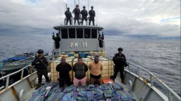 762 kilos de cocaína fueron incautados por la Marina Nacional de El Salvador. La droga está valorada en $19 millones. Foto: X