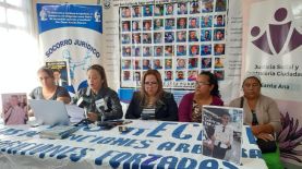 Socorro Jurídico Humanitario presentó ante Fiscalía un listado de todas las muertes documentadas en el penal de Izalco durante el régimen de excepción.