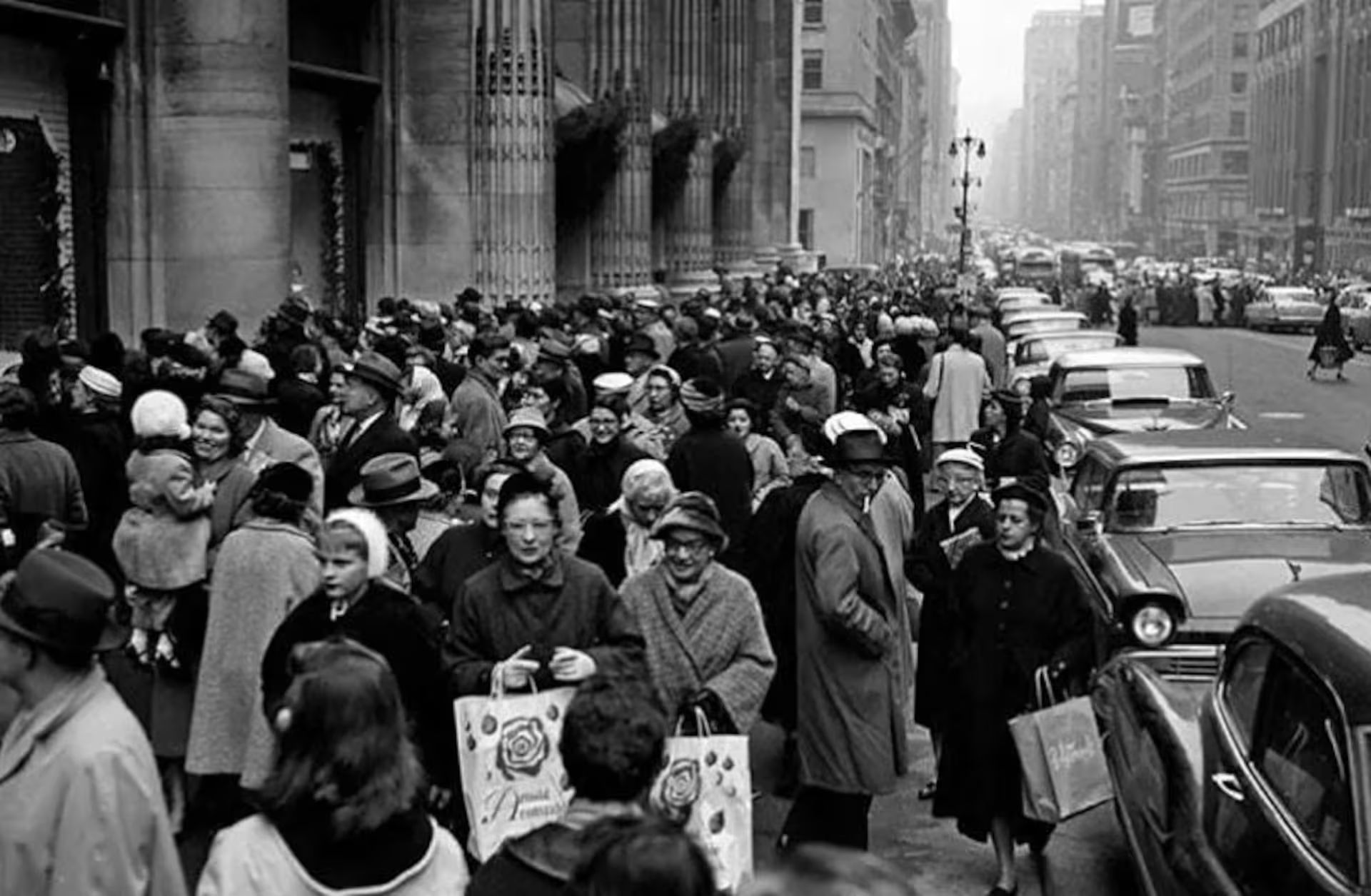 El Black Friday, celebrado el viernes posterior al Día de Acción de Gracias (cuarto jueves de noviembre), se ha convertido en una tradición en Estados Unidos y en gran parte del mundo. Foto: La Nación Argentina.