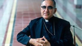 Buscan conmemorar a monseñor Romero con arte correo